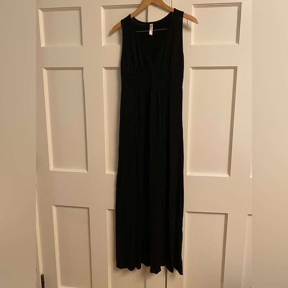 Loveappella V-neck Jersey Maxi Dress - Black, Size Medium. New without tags